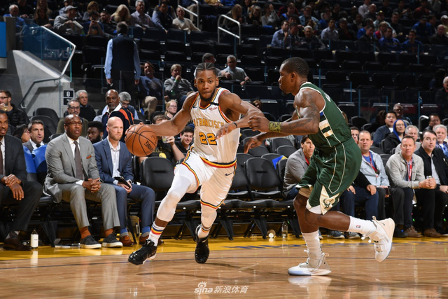 笑容回应外 笑容回应外