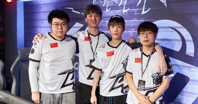 他的多面属 他的多面属