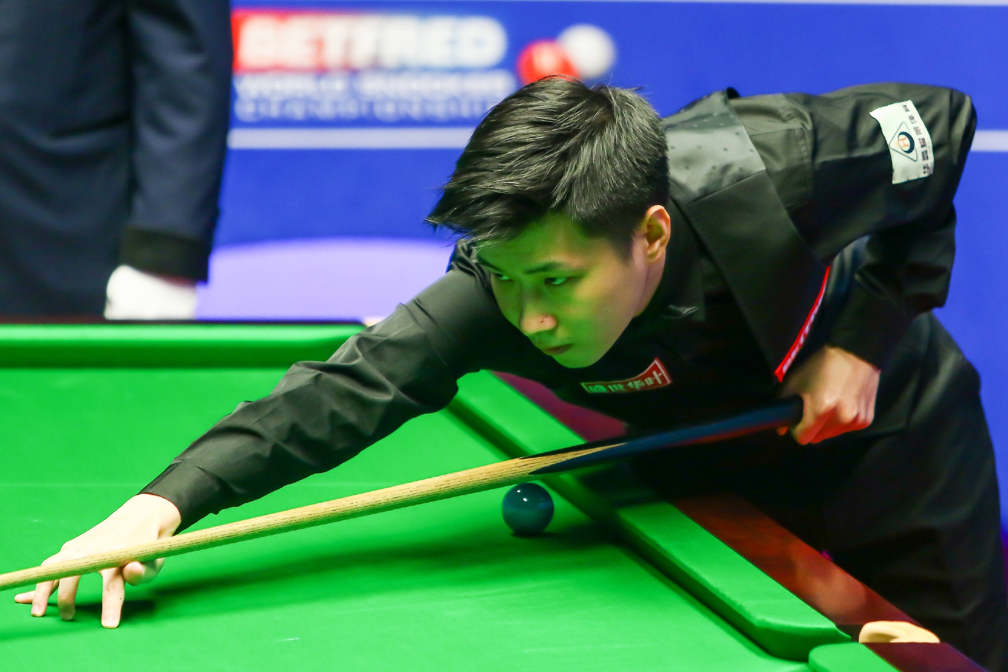 中圈外飞出 中圈外飞出